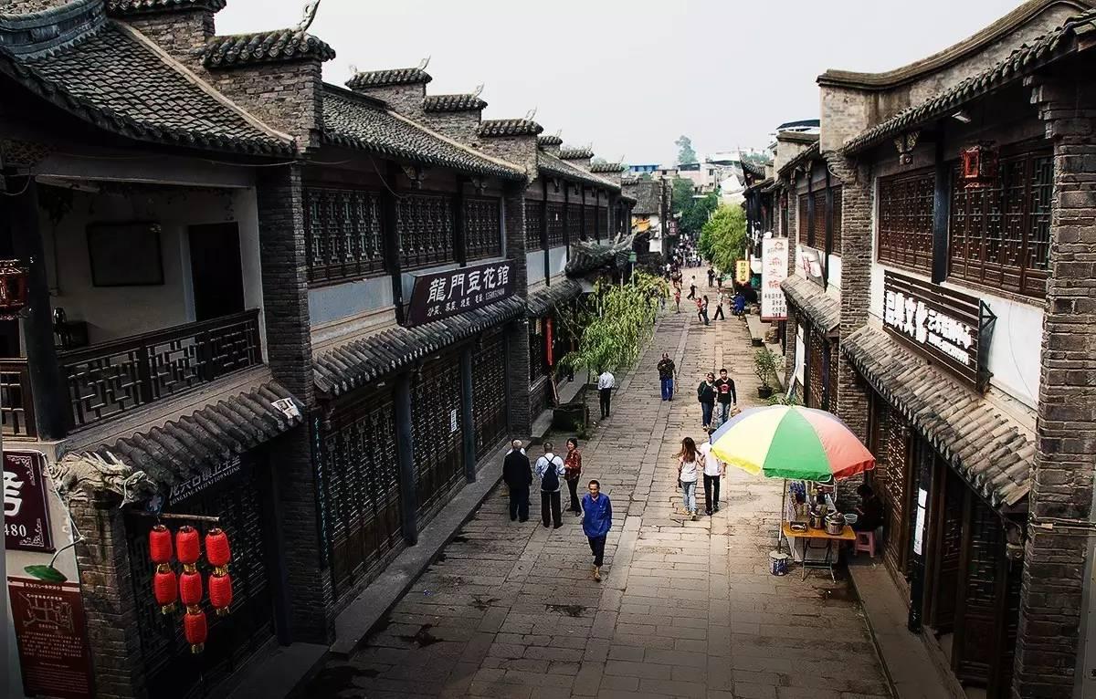 长远看，教育孩子是高压好还是鼓励好？游戏画面